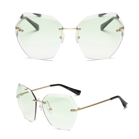 Shadé20 Collection - Picture 3 of 8